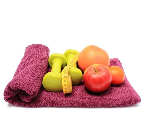 Profissional de nutricao esportiva realizando atendimento na Clínica Sphera