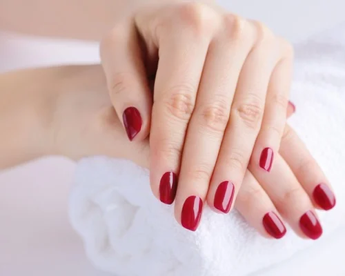 Profissional de terapia ocupacional realizando atendimento na Clínica Sphera